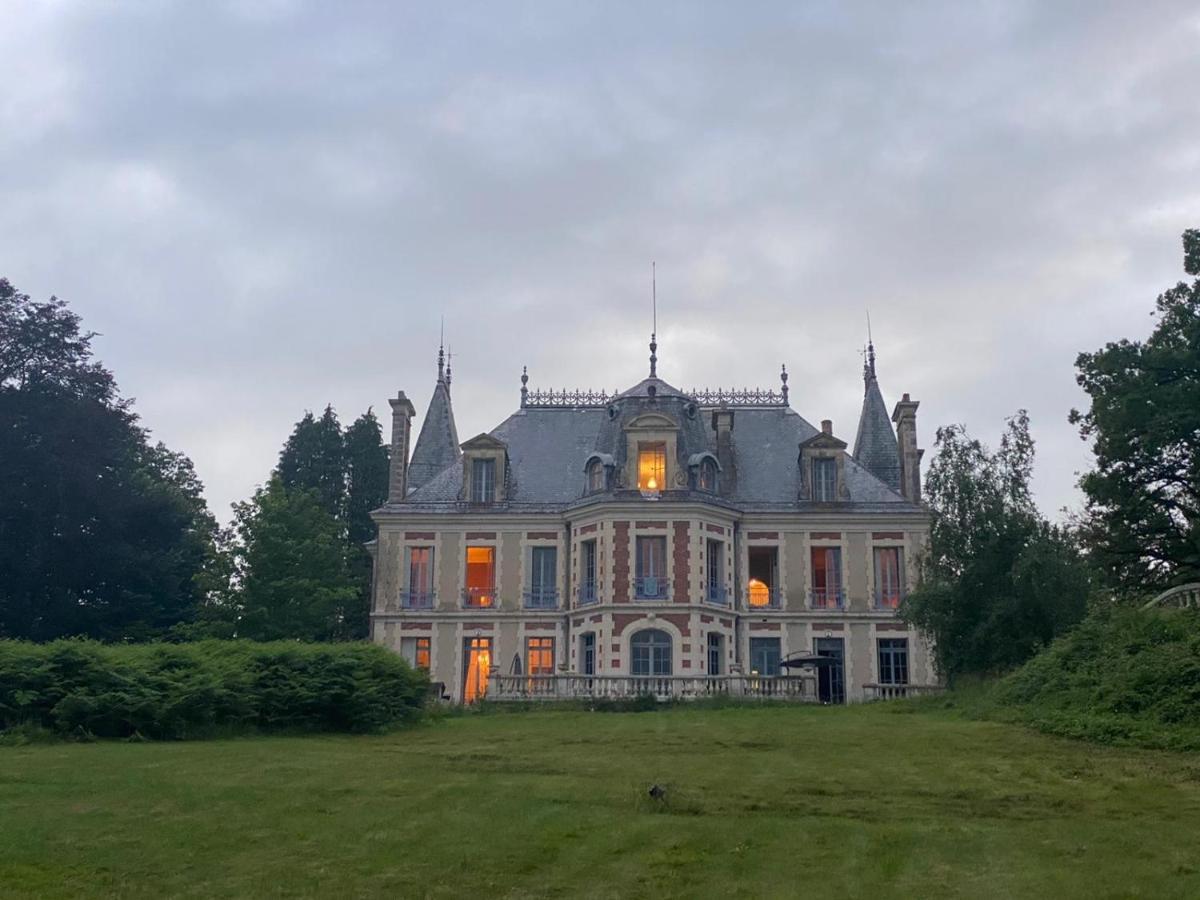 Chateau De Clinzeau Saint-Leger-de-Fougeret Buitenkant foto